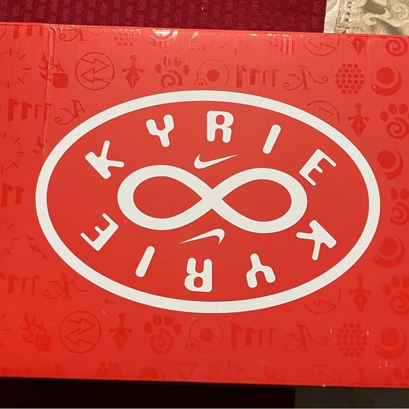 Kyrie Infinity Aluminum/Sail/Black Men’s Shoe - Picture 5 of 6